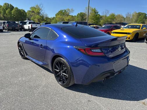 Trueno Blue 2025 Toyota GR86 Premium