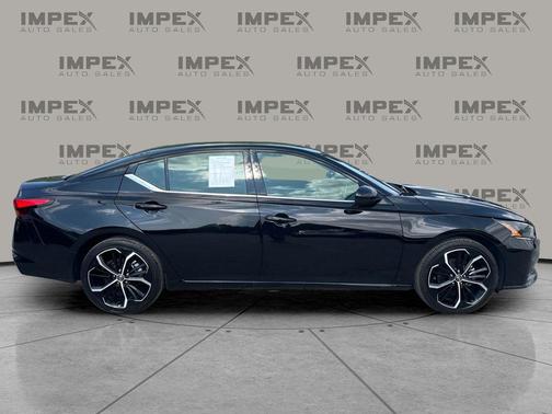 Super Black 2025 Nissan Altima SR FWD