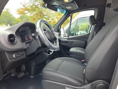 2025 Mercedes-Benz Sprinter 2500 High Roof