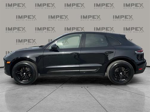 2022 Porsche Macan Base
