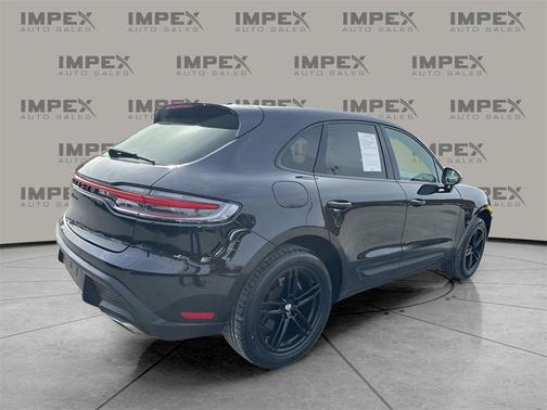 2022 Porsche Macan Base