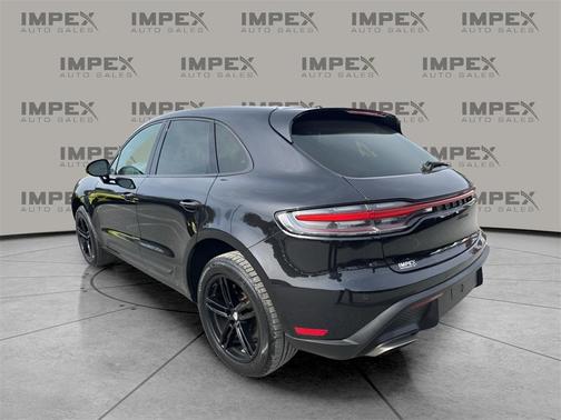 2022 Porsche Macan Base