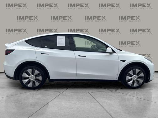 Pearl White Multi-Coat 2023 Tesla Model Y Long Range Dual Motor All-Wheel Drive