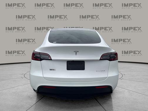 Pearl White Multi-Coat 2023 Tesla Model Y Long Range Dual Motor All-Wheel Drive