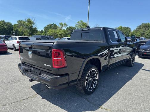 Diamond Black Crystal Pearlcoat 2025 RAM 1500 Longhorn