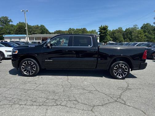 Diamond Black Crystal Pearlcoat 2025 RAM 1500 Longhorn