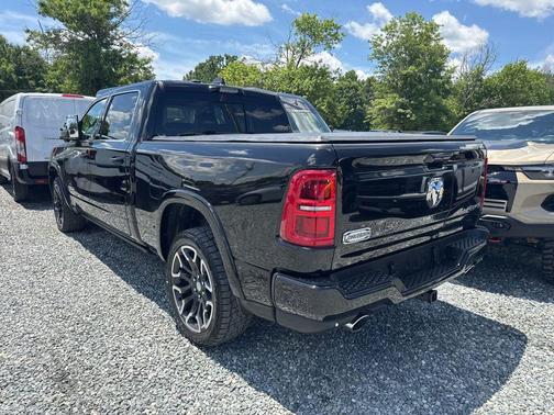 Diamond Black Crystal Pearlcoat 2025 RAM 1500 Longhorn