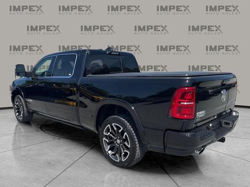 Diamond Black Crystal Pearlcoat 2025 RAM 1500 Longhorn