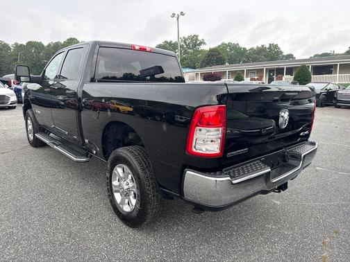 Diamond Black Crystal Pearlcoat 2024 RAM 2500 Big Horn Crew Cab 4x4 6'4' Box