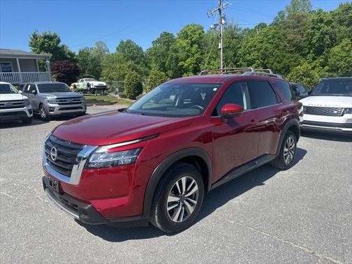 2023 Nissan Pathfinder SL 4WD