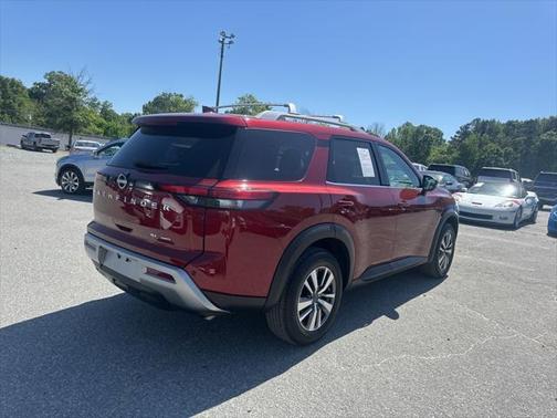 2023 Nissan Pathfinder SL 4WD