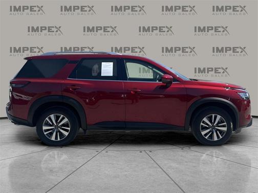 2023 Nissan Pathfinder SL 4WD