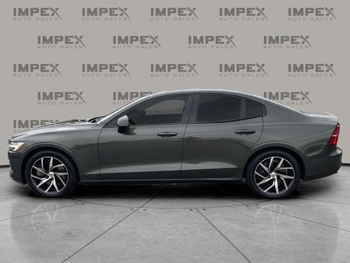 2020 Volvo S60 T6 Momentum