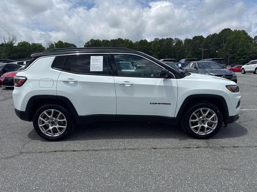 Bright White Clearcoat 2025 Jeep Compass Limited