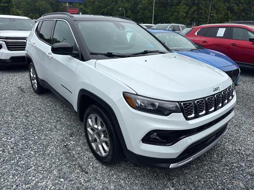 Bright White Clearcoat 2025 Jeep Compass Limited