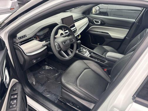 Bright White Clearcoat 2025 Jeep Compass Limited