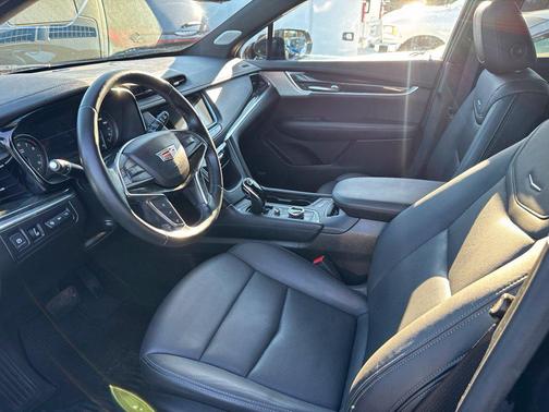 Stellar Black Metallic 2021 Cadillac XT5 Premium Luxury