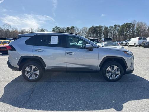 2023 Toyota RAV4 XLE