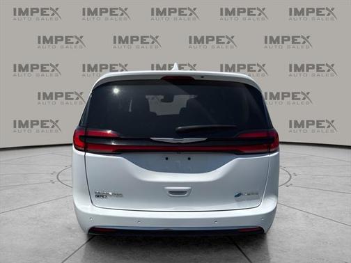 2022 Chrysler Pacifica Hybrid Touring L