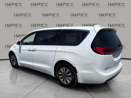 2022 Chrysler Pacifica Hybrid Touring L