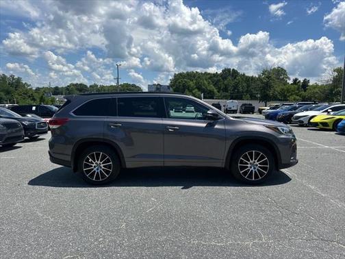 2018 Toyota Highlander SE