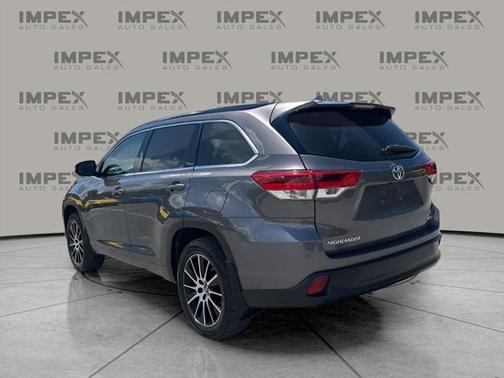 2018 Toyota Highlander SE