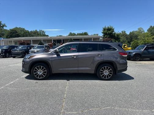 2018 Toyota Highlander SE
