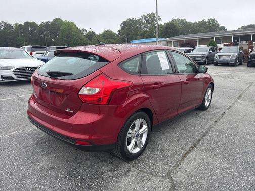 RUBY RED 2013 Ford Focus SE