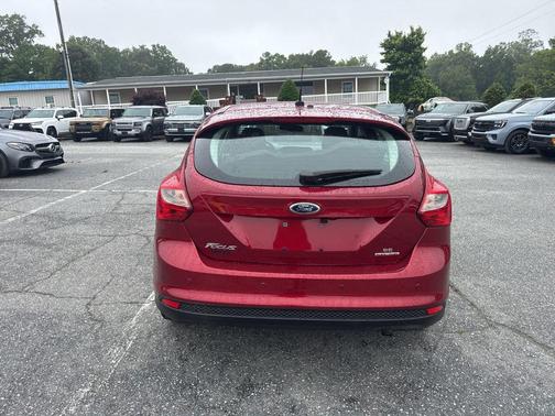 RUBY RED 2013 Ford Focus SE