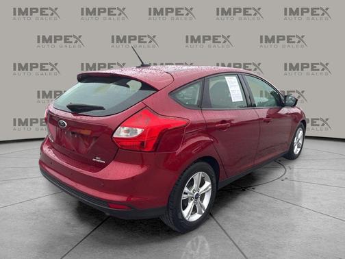 RUBY RED 2013 Ford Focus SE