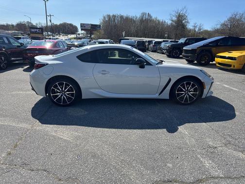 2025 Toyota GR86 Base