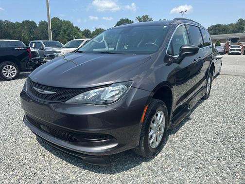 Granite Crystal Metallic Clearcoat 2021 Chrysler Voyager LXI