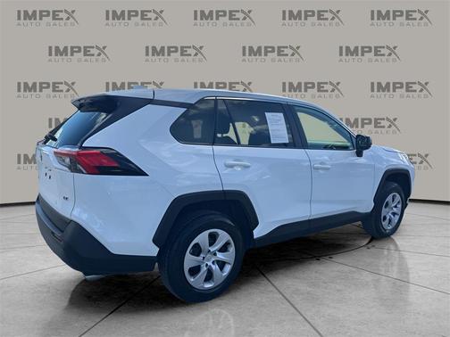 2024 Toyota RAV4 LE