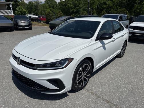 Pure White 2025 Volkswagen Jetta 1.5T Sport