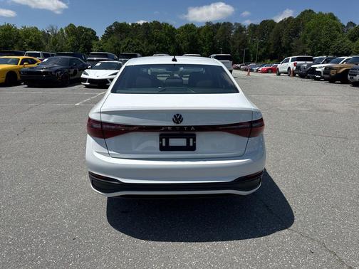 Pure White 2025 Volkswagen Jetta 1.5T Sport