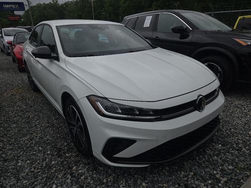 Pure White 2025 Volkswagen Jetta 1.5T Sport