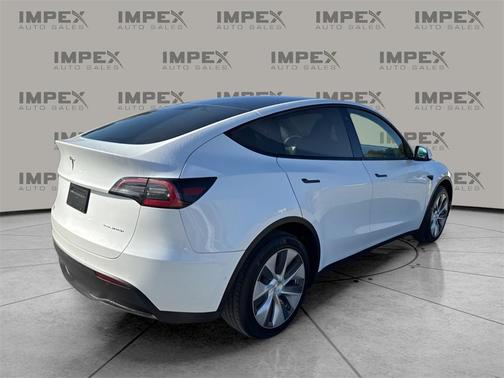 2022 Tesla Model Y Long Range Dual Motor All-Wheel Drive