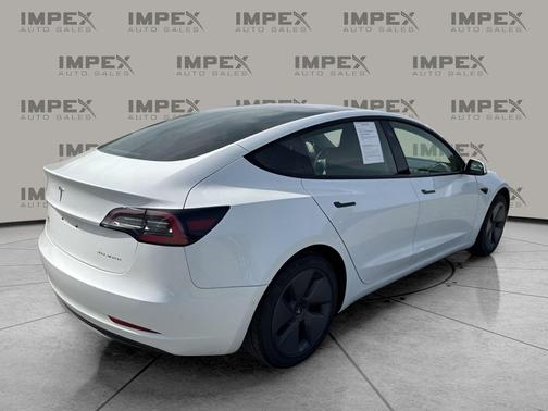 Pearl White Multi-Coat 2022 Tesla Model 3 Long Range