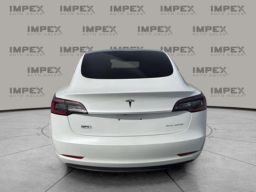 Pearl White Multi-Coat 2022 Tesla Model 3 Long Range