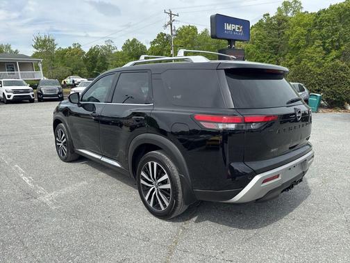 Super Black 2023 Nissan Pathfinder Platinum 4WD