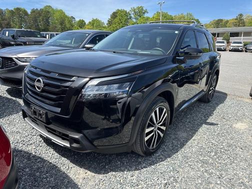 2023 Nissan Pathfinder Platinum 4WD