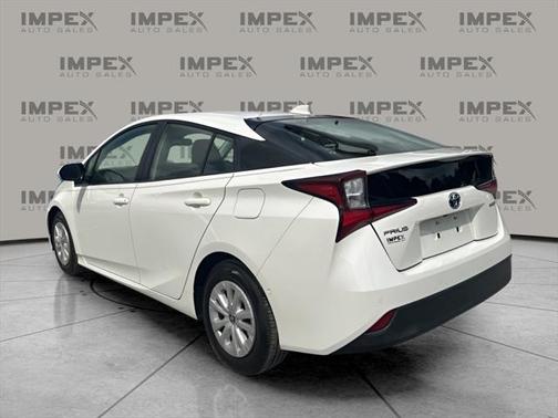2020 Toyota Prius LE