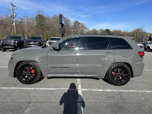 Photo 2 of 42 of 2020 Jeep Grand Cherokee SRT