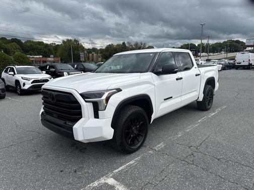 2022 Toyota Tundra SR5