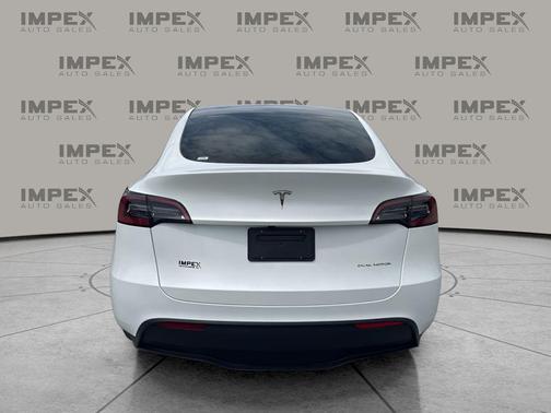 Pearl White Multi-Coat 2024 Tesla Model Y Long Range Dual Motor All-Wheel Drive