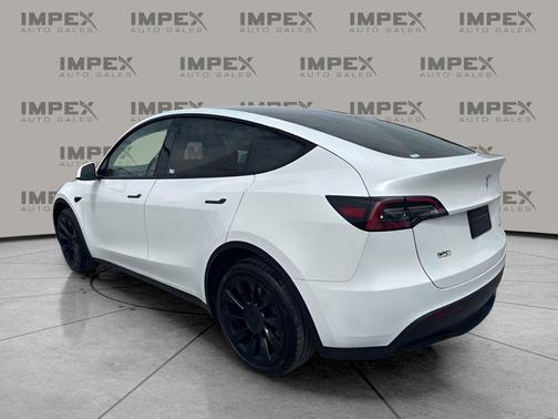 Pearl White Multi-Coat 2024 Tesla Model Y Long Range Dual Motor All-Wheel Drive