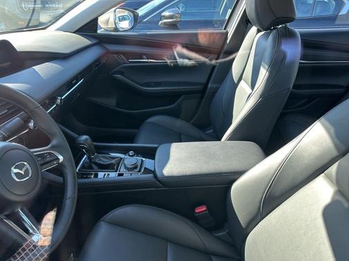 2025 Mazda Mazda3 FWD w/Preferred Package