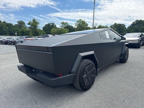 Stainless Steel 2024 Tesla Cybertruck Cyberbeast