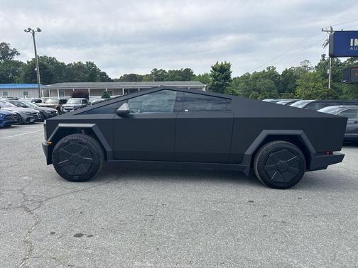 Stainless Steel 2024 Tesla Cybertruck Cyberbeast