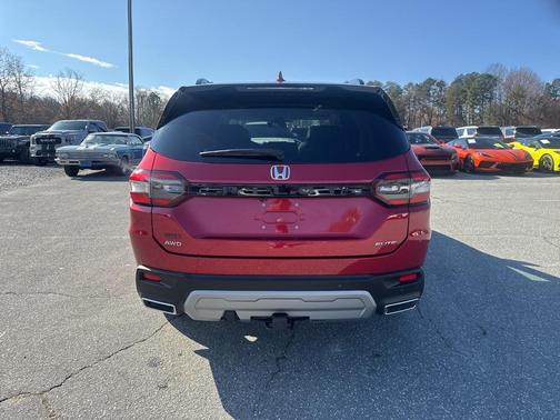 2023 Honda Pilot AWD Elite